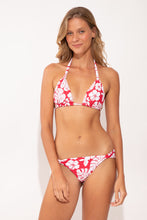 Load image into Gallery viewer, Model Front: Wednesday In Hawaii By Rio De Sol Top Top Pua-Hibiscus Mel