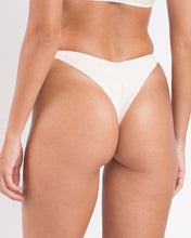 Load image into Gallery viewer, Image 05: Rio De Sol Bottom Bottom Malibu-Natural Cali