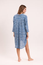 Load image into Gallery viewer, Model Back: Rio De Sol Shirtdress Chuva Chemise Gabriele