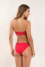 Load image into Gallery viewer, Model Back: Rio De Sol Top Top Hibiscus Lani