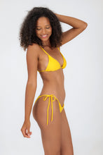 Load image into Gallery viewer, Image 04: Rio De Sol Top Top Sunflower Tri-Inv
