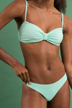 Load image into Gallery viewer, Image 08: Rio De Sol Set Set Malibu-Menta Bandeau-Duo Essential
