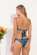 Load image into Gallery viewer, Model Back: Rio De Sol Bottom Bottom Reef Essential
