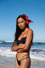 Load image into Gallery viewer, Image 09: Wednesday In Hawaii By Rio De Sol Bottom Bottom Lava Isla
