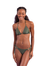 Load image into Gallery viewer, Model Front: Rio De Sol Top Top Croco Tri-Inv
