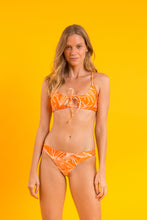 Load image into Gallery viewer, Image 11: Rio De Sol Set Set Trail-Orange Tank-Tie Essential-Comfy
