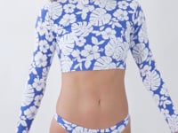 Load and play video in Gallery viewer, Video: Wednesday In Hawaii By Rio De Sol Top Top Pua-Pacifica Reef
