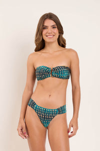 Model Front: Rio De Sol Top Top Brisa Sara